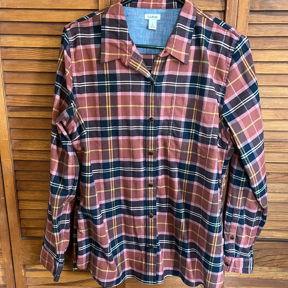 L.L. Bean Women’s Causal Button Down Flannel Shirt